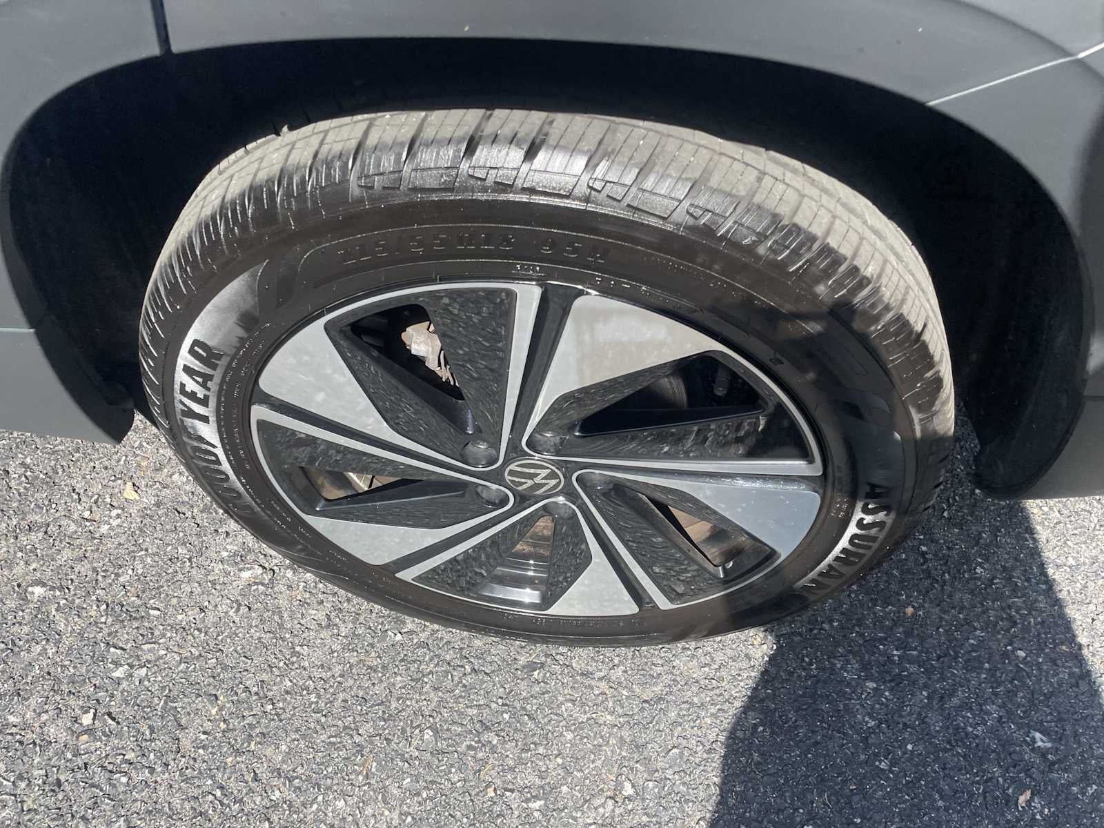 2025 Volkswagen Taos SE