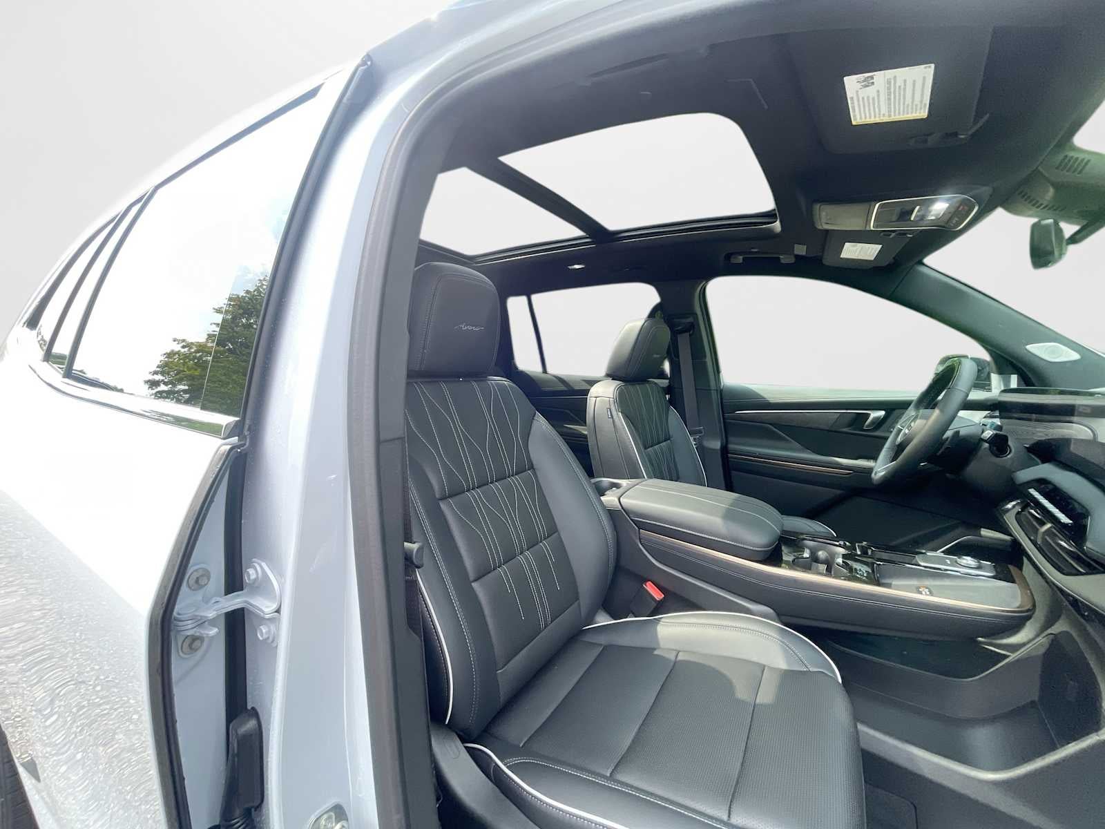 2026 Buick Enclave Avenir - Photo 29