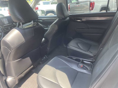 2022 Toyota Highlander Hybrid Limited