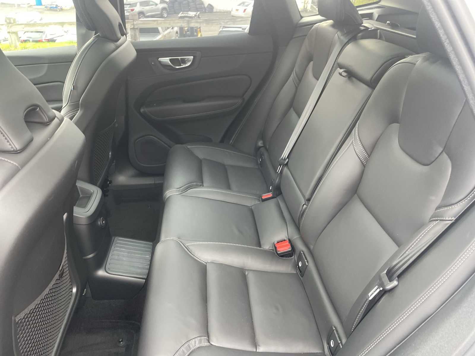 2025 Volvo XC60 Plug-In Hybrid Ultra, T8 AWD Electric/Gasoline, Dark