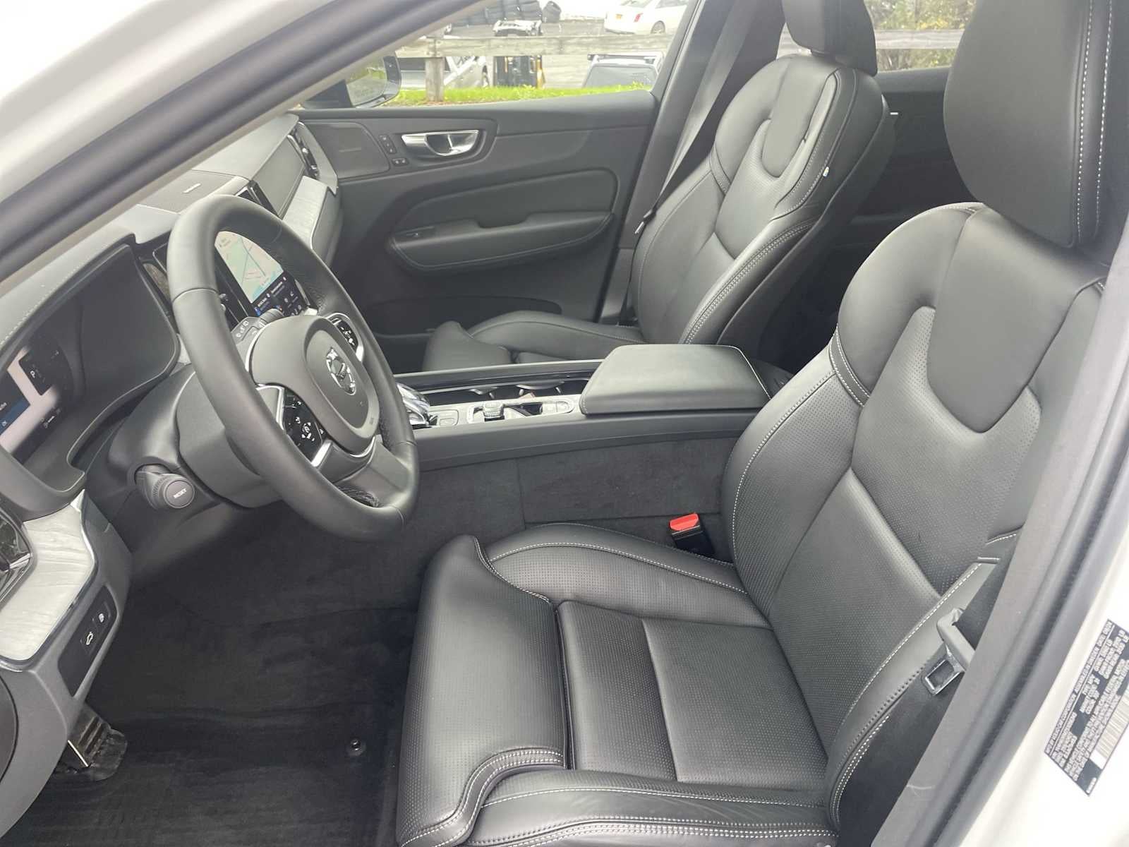 2025 Volvo XC60 Plug-In Hybrid Ultra, T8 AWD Electric/Gasoline, Dark