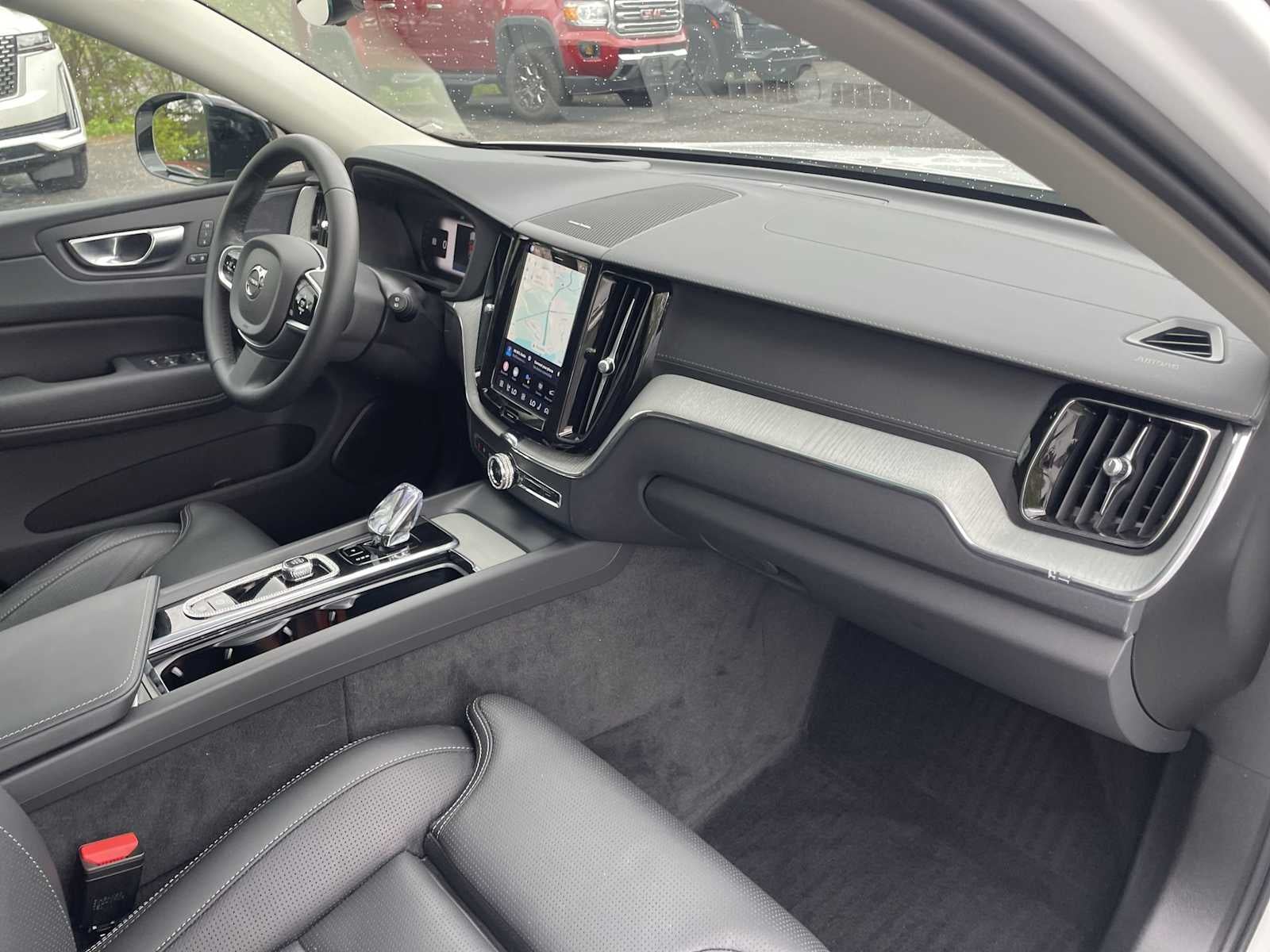 2025 Volvo XC60 Plug-In Hybrid Ultra, T8 AWD Electric/Gasoline, Dark