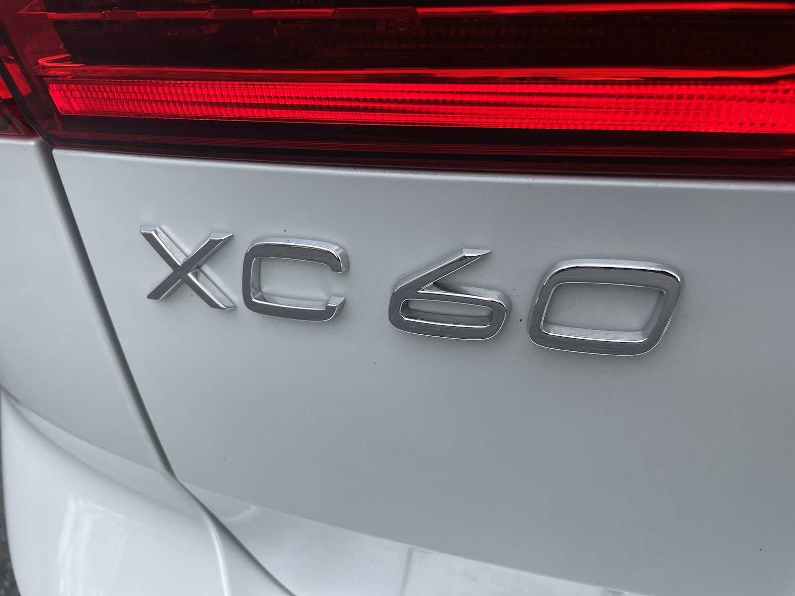 2025 Volvo XC60 Plug-In Hybrid Ultra, T8 AWD Electric/Gasoline, Dark