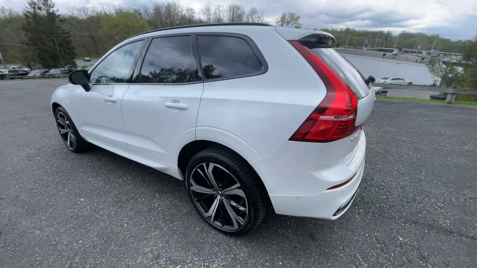 2025 Volvo XC60 Plug-In Hybrid Ultra, T8 AWD Electric/Gasoline, Dark
