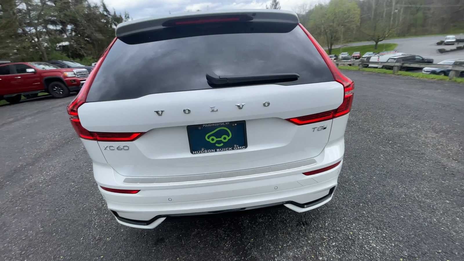 2025 Volvo XC60 Plug-In Hybrid Ultra, T8 AWD Electric/Gasoline, Dark